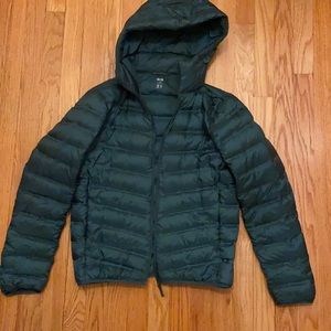 Men’s Uniqlo XS lightweight down jacket. Dark green. Like new condition